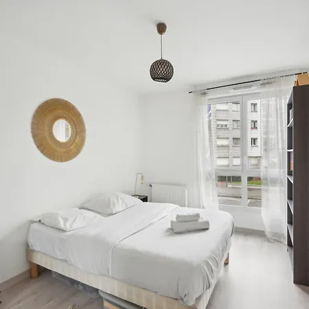 Chic And Spacious With Parking Appartement *
