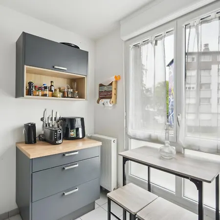 Chic And Spacious With Parking Appartement *