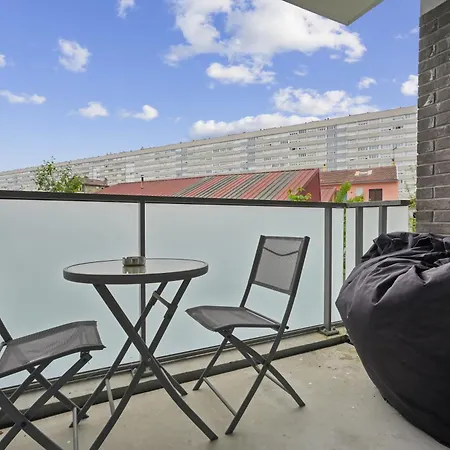 Chic And Spacious With Parking Appartement Gennevilliers