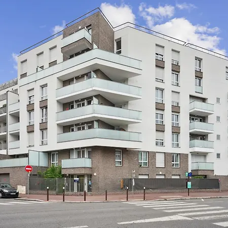 Appartement Chic And Spacious With Parking *